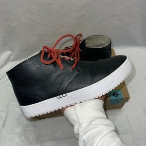 Sperry Endeavor CHUKKA leather black size 8.5 Men red leather laces lightly worn